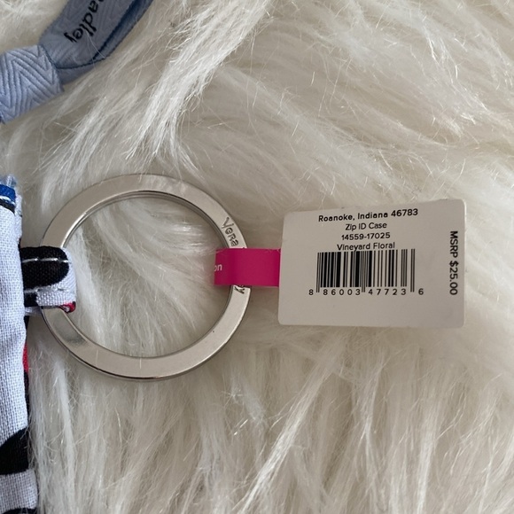 Vera Bradley Zip ID case in vineyard floral - Picture 3 of 3